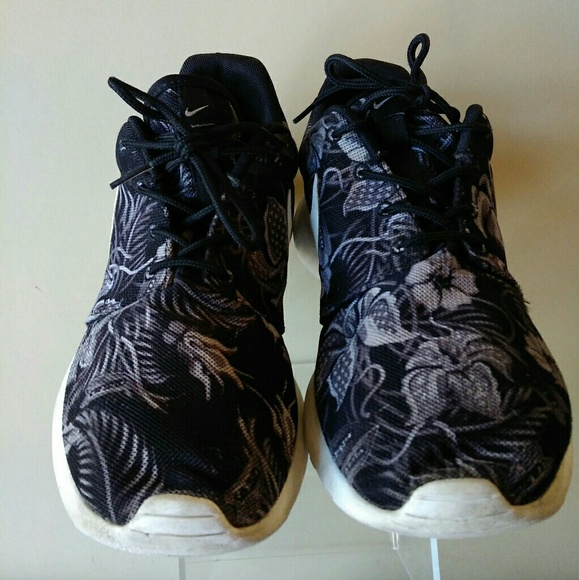 🎇HOST PICK🎇 Nike Rocherun Print CoolGrey floral - Picture 5 of 8